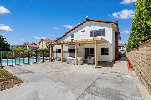 18 Old Wood Road, Pomona, CA 91766