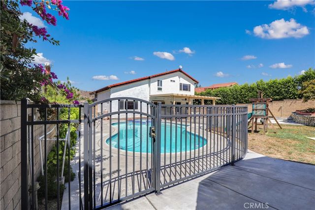 18 Old Wood Road, Pomona, CA 91766