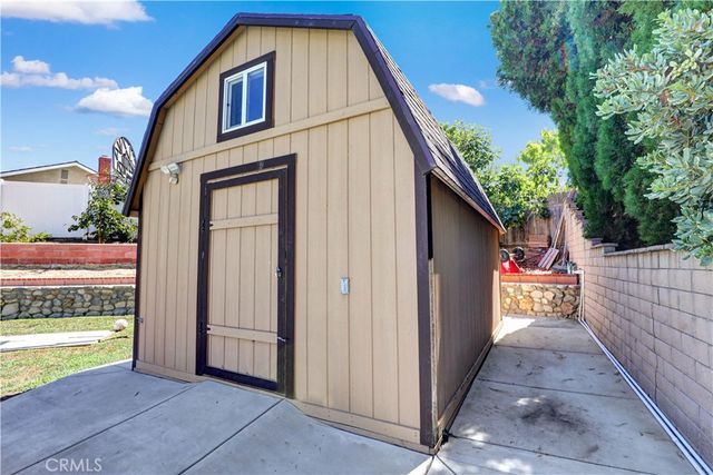 18 Old Wood Road, Pomona, CA 91766