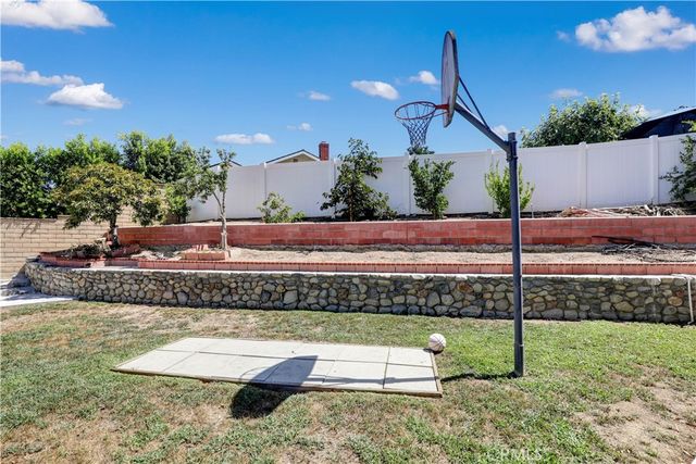 18 Old Wood Road, Pomona, CA 91766