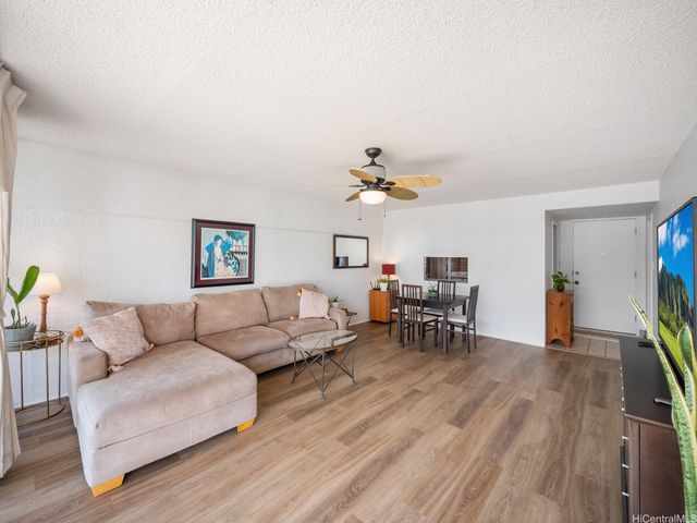 1447 Kewalo Street 502, Honolulu, HI 96822