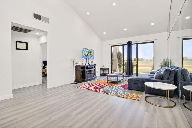 54880 Inverness Way, La Quinta, CA 92253