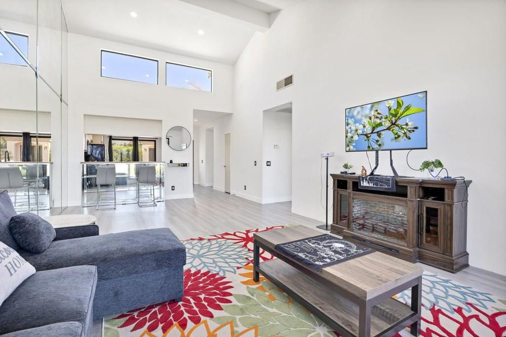 Image 5 of property listing at 54880 Inverness Way, La Quinta, CA 92253