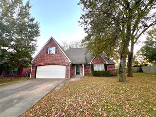 12035 S Birch Court, Jenks, OK 74037