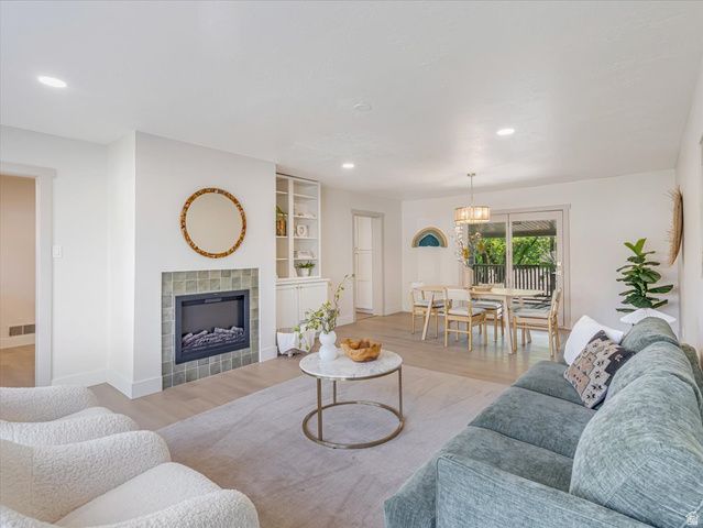 4600 S CREEKVIEW DR, Murray, UT 84107