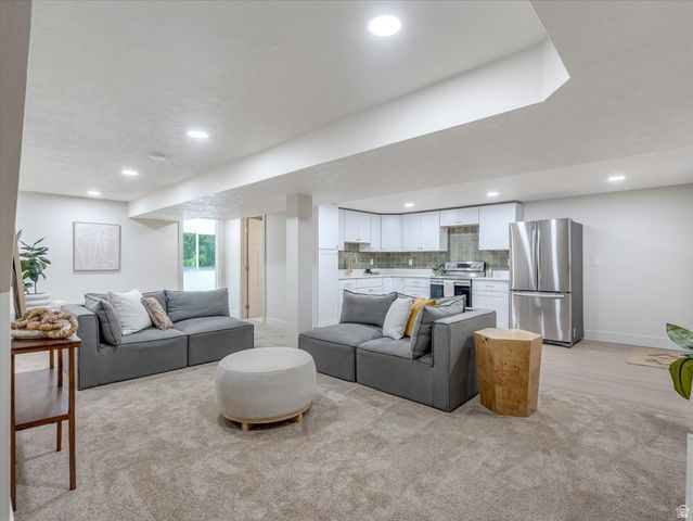 4600 S CREEKVIEW DR, Murray, UT 84107