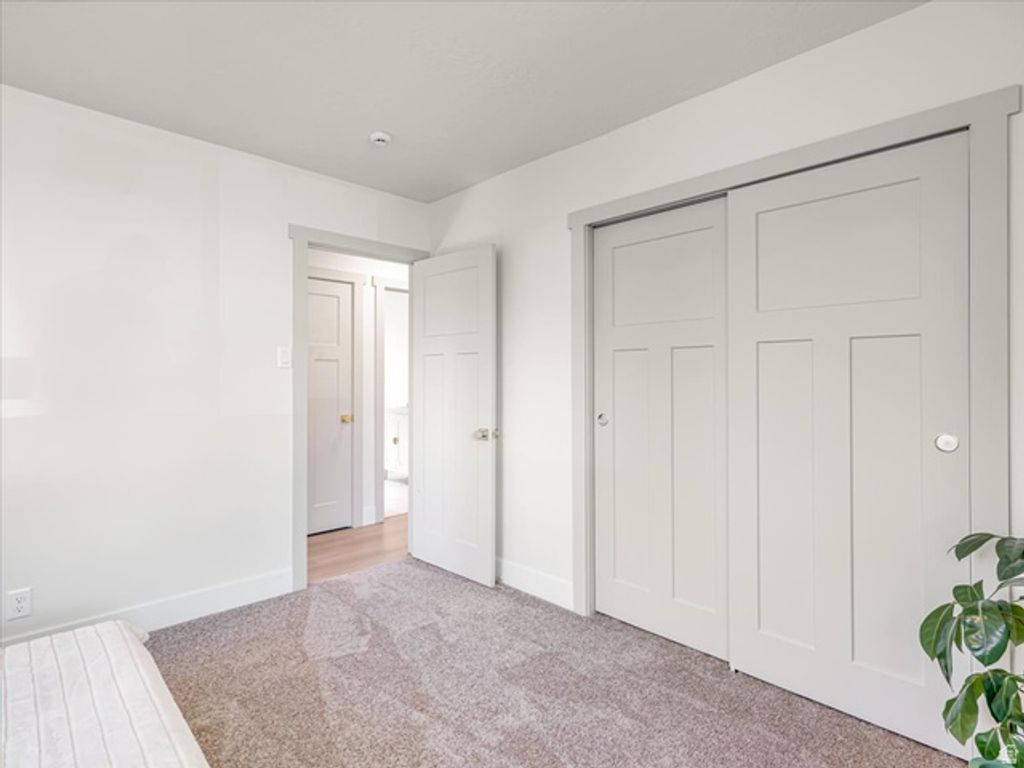 Image 19 of property listing at 4600 S CREEKVIEW DR, Murray, UT 84107