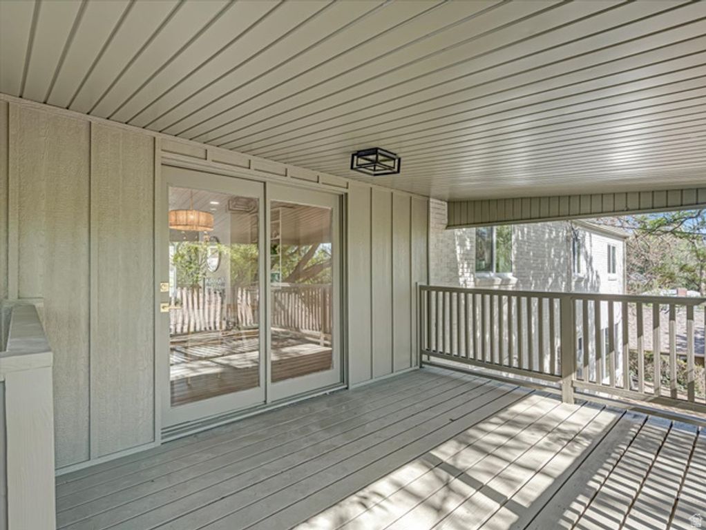 Image 22 of property listing at 4600 S CREEKVIEW DR, Murray, UT 84107