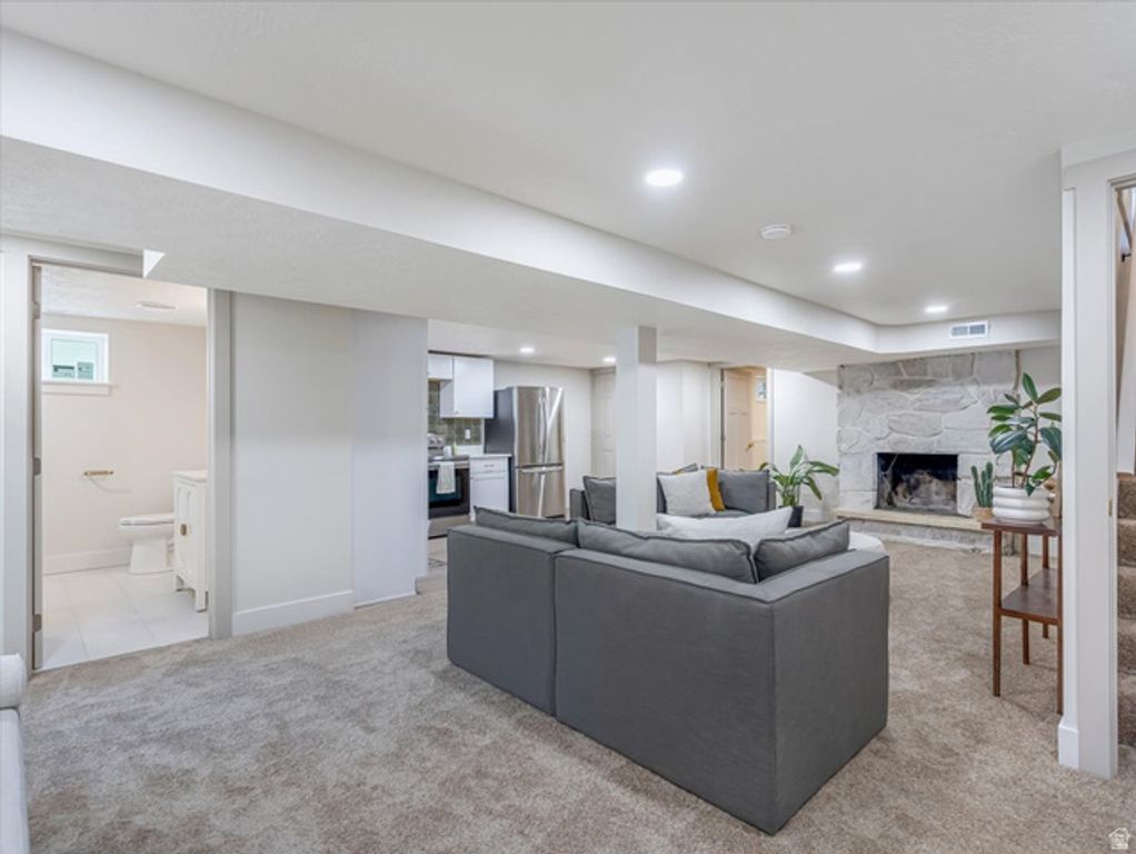 Image 25 of property listing at 4600 S CREEKVIEW DR, Murray, UT 84107