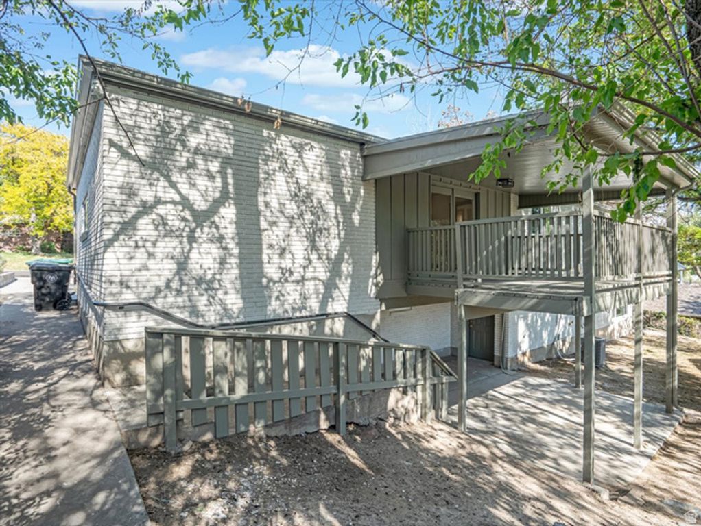 Image 39 of property listing at 4600 S CREEKVIEW DR, Murray, UT 84107