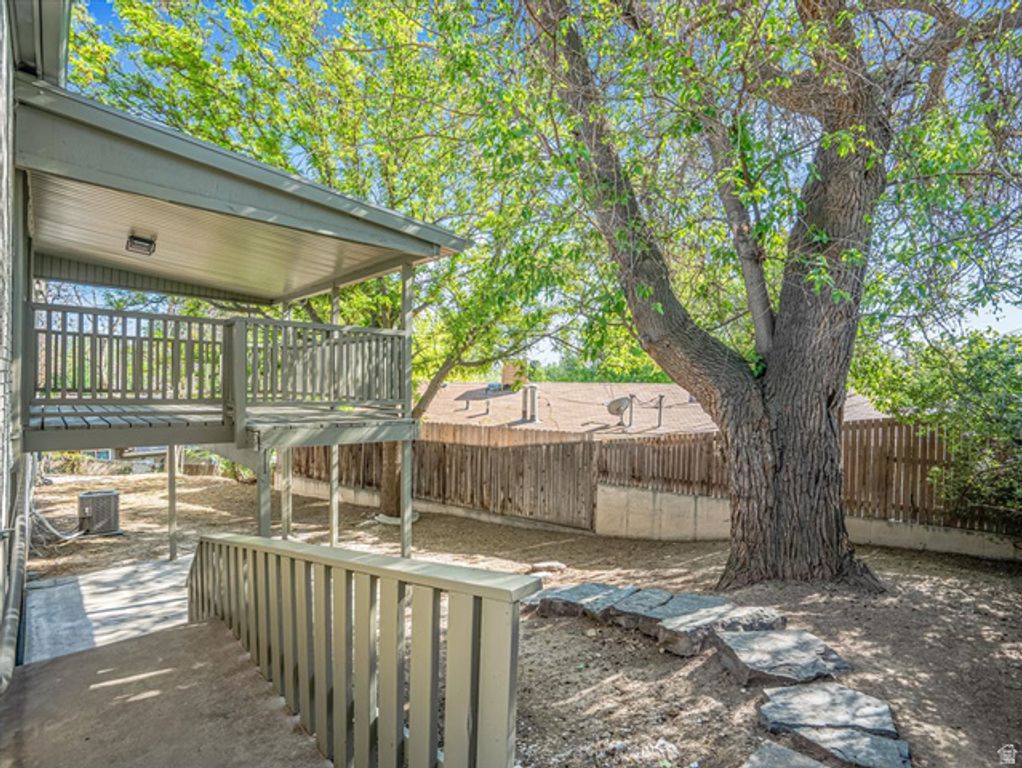 Image 40 of property listing at 4600 S CREEKVIEW DR, Murray, UT 84107
