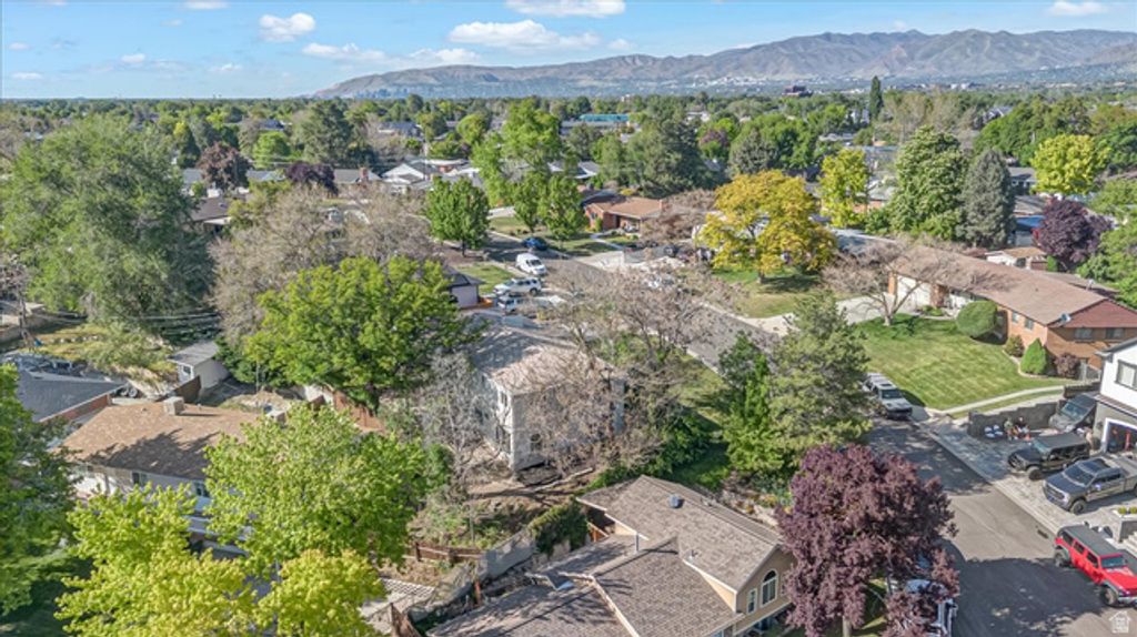 Image 43 of property listing at 4600 S CREEKVIEW DR, Murray, UT 84107
