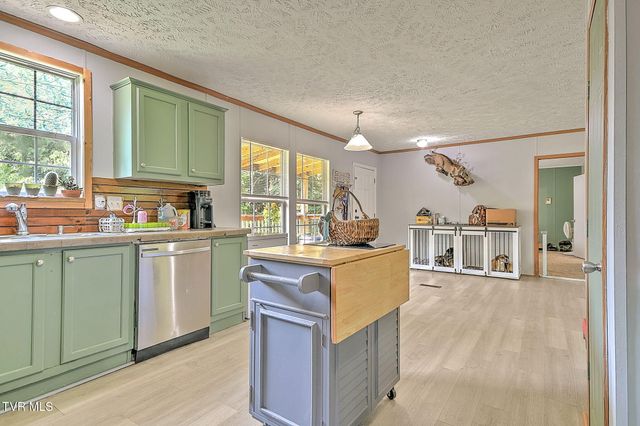 572 Meadow Lark Street, Weber City, VA 24290
