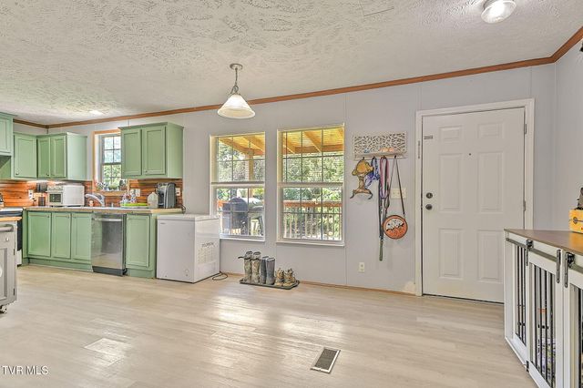 572 Meadow Lark Street, Weber City, VA 24290