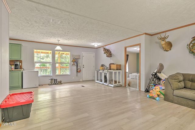 572 Meadow Lark Street, Weber City, VA 24290