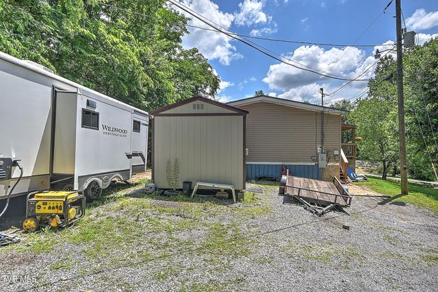 572 Meadow Lark Street, Weber City, VA 24290