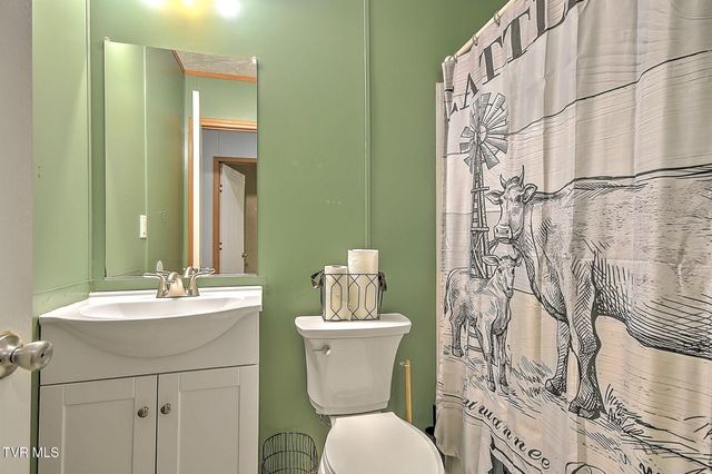 572 Meadow Lark Street, Weber City, VA 24290