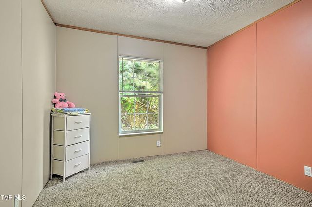 572 Meadow Lark Street, Weber City, VA 24290