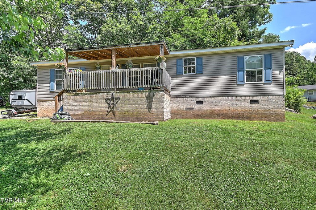 572 Meadow Lark Street, Weber City, VA 24290