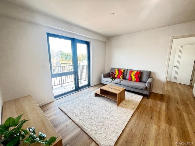 70-25 Queens Boulevard 6H, Woodside, NY 11377