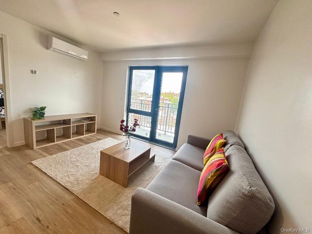 70-25 Queens Boulevard 6H, Woodside, NY 11377