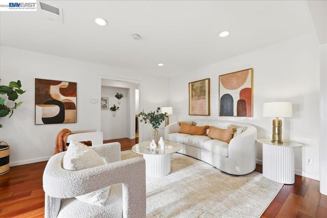 1565 Mendoza Ct, Pleasanton, CA 94566