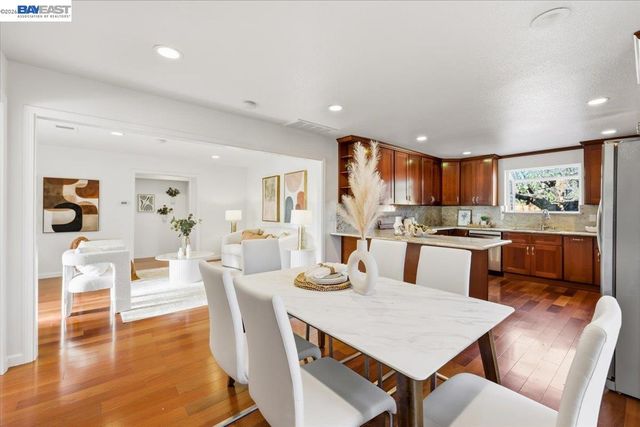 1565 Mendoza Ct, Pleasanton, CA 94566