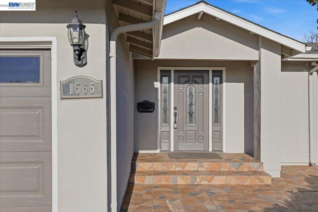 1565 Mendoza Ct, Pleasanton, CA 94566