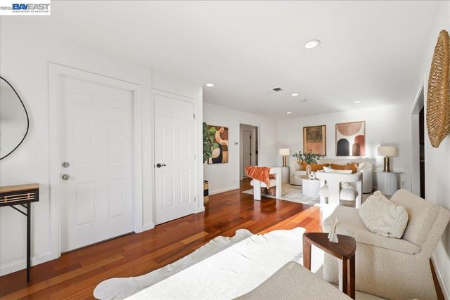 1565 Mendoza Ct, Pleasanton, CA 94566