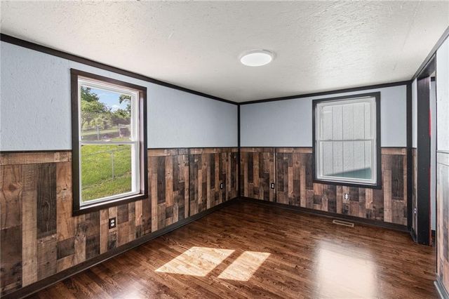31447 Stonecrest Road, Warsaw, MO 65355