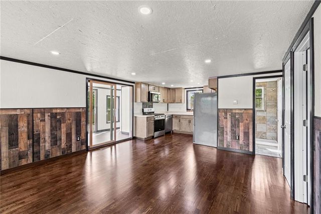 31447 Stonecrest Road, Warsaw, MO 65355