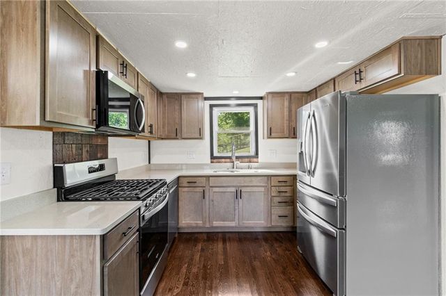 31447 Stonecrest Road, Warsaw, MO 65355