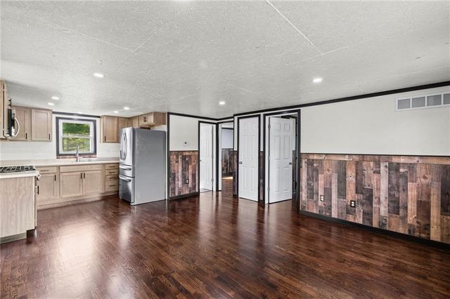 31447 Stonecrest Road, Warsaw, MO 65355