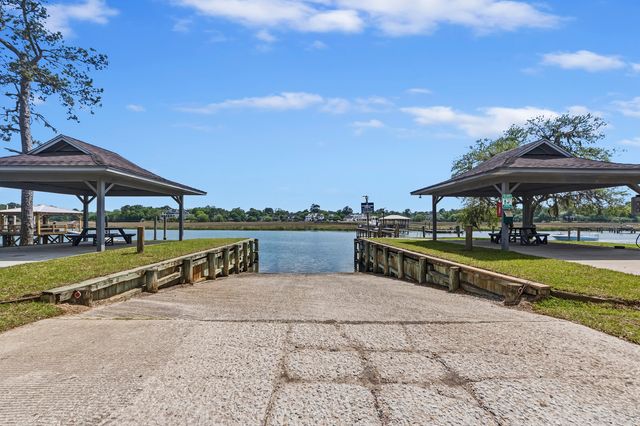635 Fishermans Bend, Mount Pleasant, SC 29464