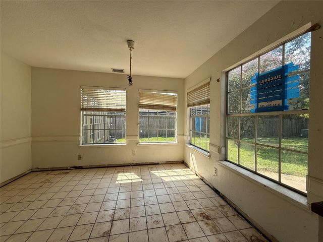 11822 Hillbrook Drive, Houston, TX 77070