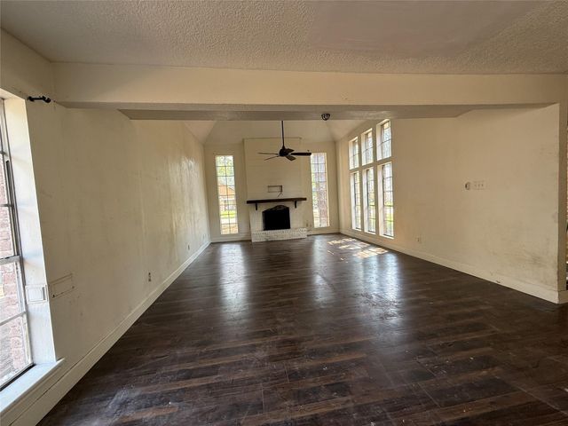 11822 Hillbrook Drive, Houston, TX 77070