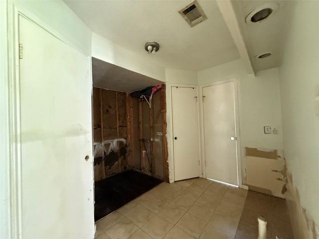 11822 Hillbrook Drive, Houston, TX 77070