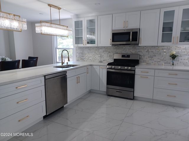 240 Woodcrest Road, Oakhurst, NJ 07755