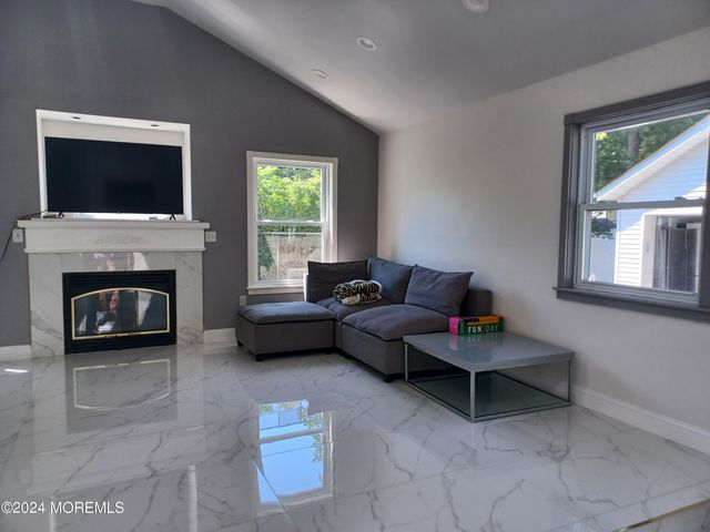 240 Woodcrest Road, Oakhurst, NJ 07755