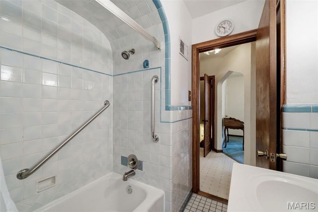6993 Hillsland Avenue, St Louis, MO 63109