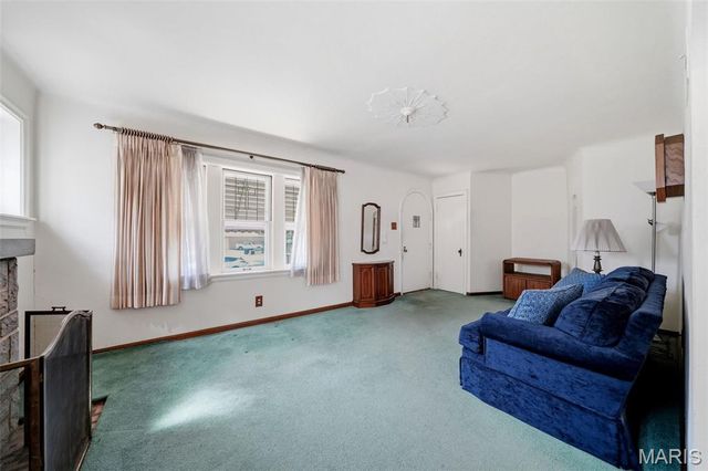 6993 Hillsland Avenue, St Louis, MO 63109
