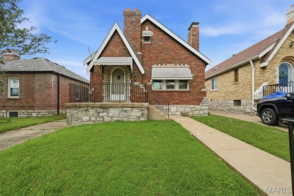 6993 Hillsland Avenue, St Louis, MO 63109