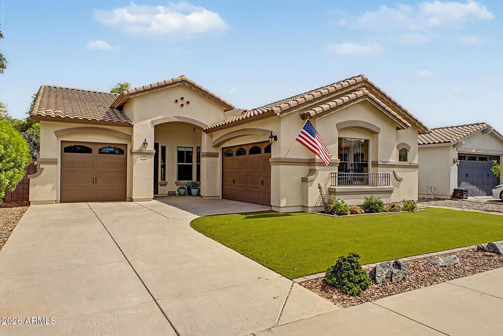 2660 E BLUE SPRUCE Lane, Gilbert, AZ 85298 — photo 2