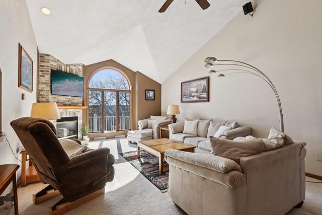 978 N Dewey Avenue, Jefferson, WI 53549
