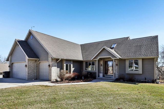 978 N Dewey Avenue, Jefferson, WI 53549