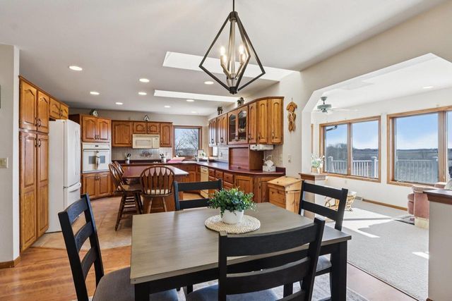 978 N Dewey Avenue, Jefferson, WI 53549