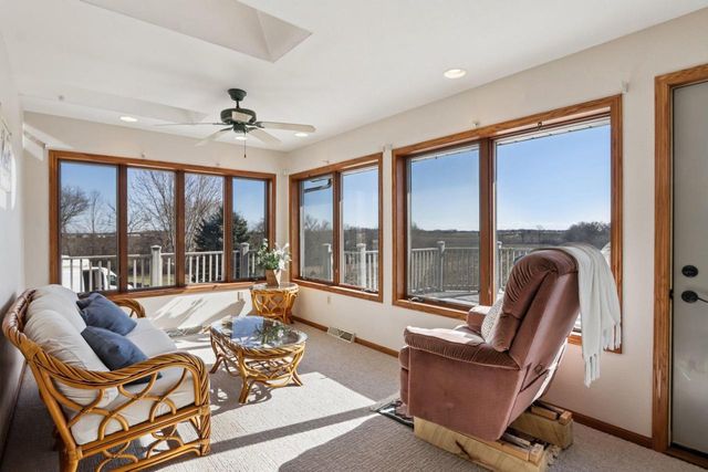 978 N Dewey Avenue, Jefferson, WI 53549