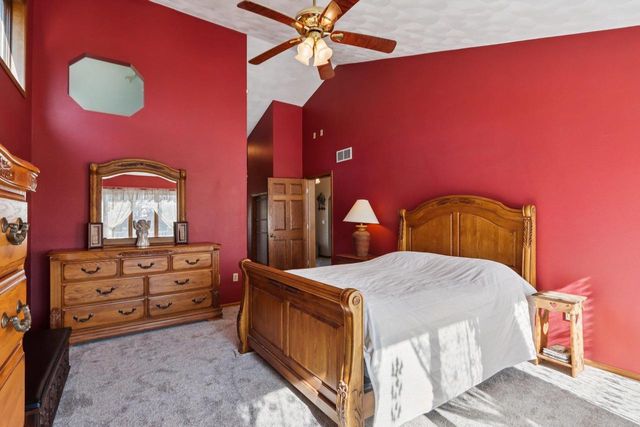 978 N Dewey Avenue, Jefferson, WI 53549