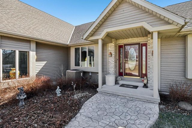 978 N Dewey Avenue, Jefferson, WI 53549