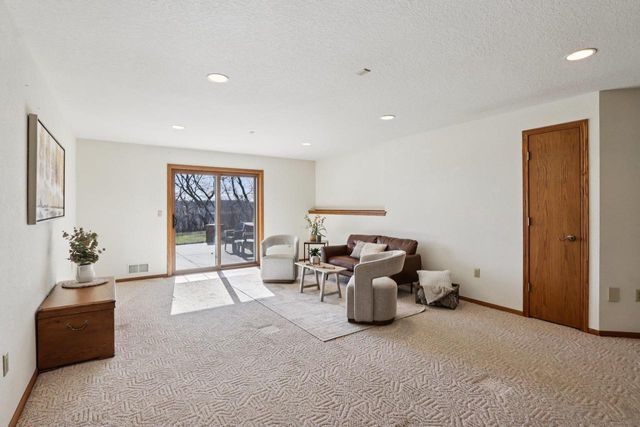 978 N Dewey Avenue, Jefferson, WI 53549